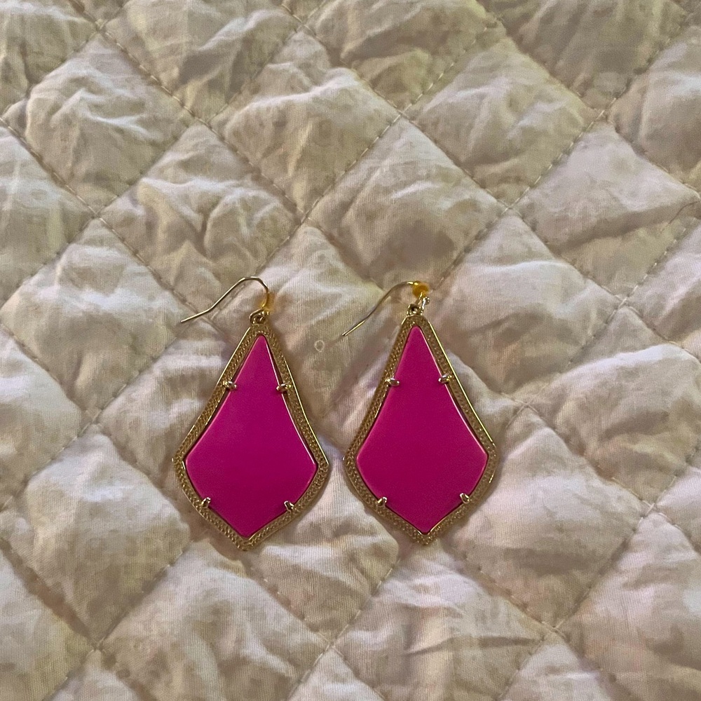 Kendra Scott Alex Gold Drop Earrings in Hot Pink